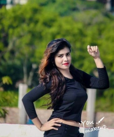 মডেল নন্দিনী রায় নেহা